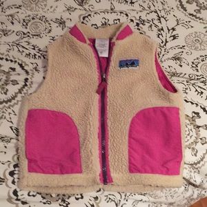 Patagonia vest size 3T